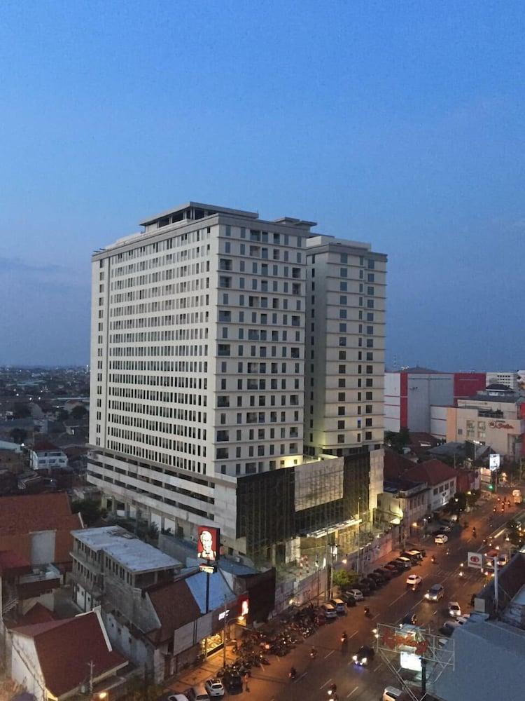Louis Kienne Hotel Pemuda Semarang Exterior photo